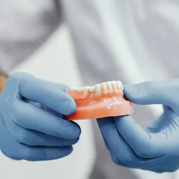 https://aurariadentalceramics.com/wp-content/uploads/2023/10/Conventional-complete-dentures.webp